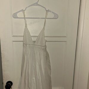 Elegant White Sleeveless Dress